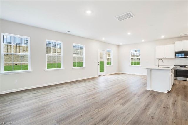 5260 Amaryllis Way, Winston-salem, NC 27104