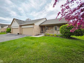 31897 John Michael Circle Circle, Warren, MI 48093