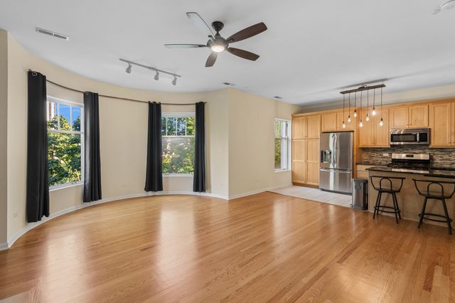 4536 N Sheridan Road 303, Chicago, IL 60640