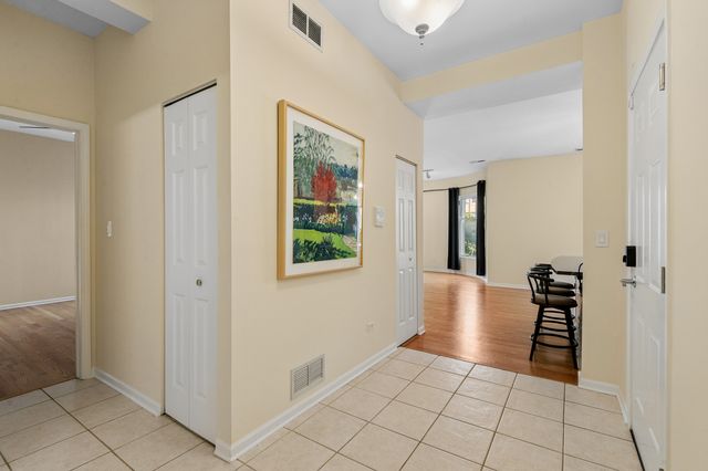 4536 N Sheridan Road 303, Chicago, IL 60640