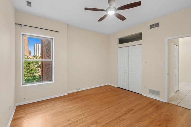 4536 N Sheridan Road 303, Chicago, IL 60640