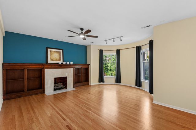 4536 N Sheridan Road 303, Chicago, IL 60640