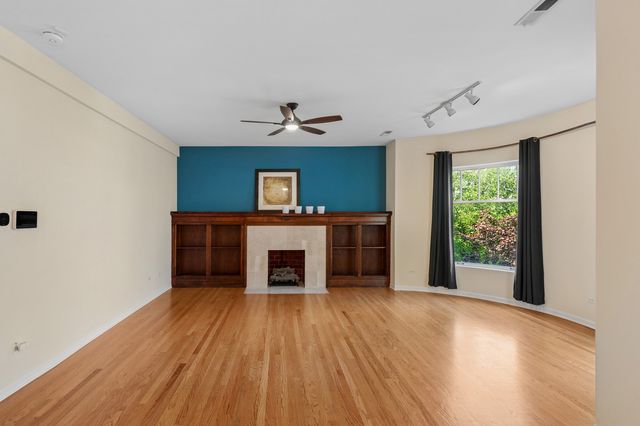 4536 N Sheridan Road 303, Chicago, IL 60640