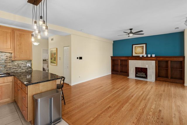4536 N Sheridan Road 303, Chicago, IL 60640