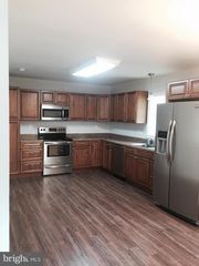 578 SHOREWOOD DR, Colonial Beach, VA 22443