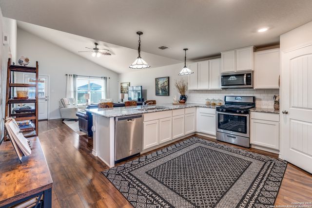 176 Harley Hay, Cibolo, TX 78108