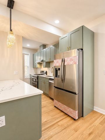 5158 W Agatite Avenue, Chicago, IL 60630