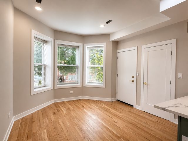 5158 W Agatite Avenue, Chicago, IL 60630
