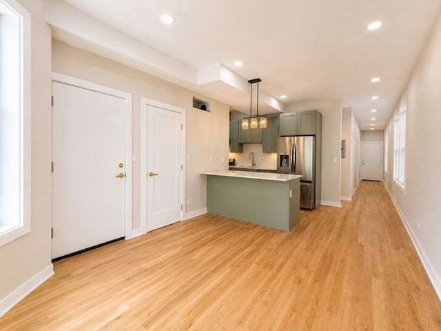 5158 W Agatite Avenue, Chicago, IL 60630