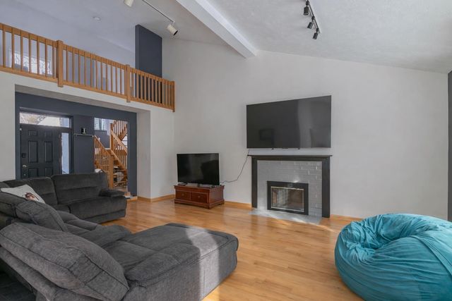 1 Cin Fre Drive, Hudson, NH 03051