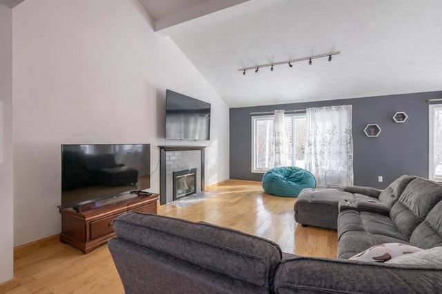 1 Cin Fre Drive, Hudson, NH 03051