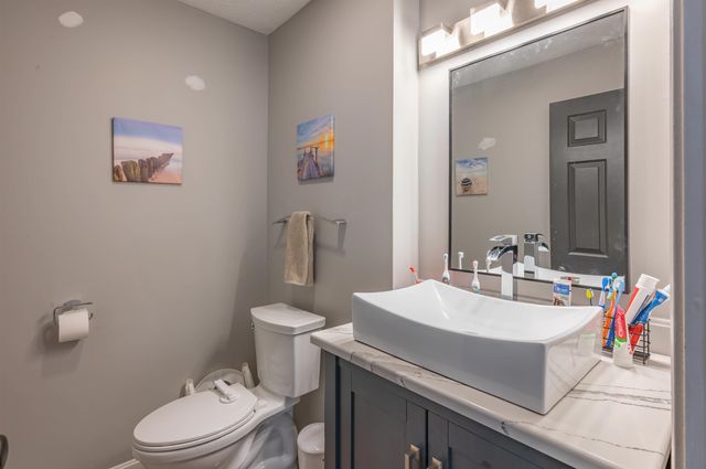 1 Cin Fre Drive, Hudson, NH 03051