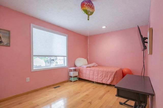 1 Cin Fre Drive, Hudson, NH 03051