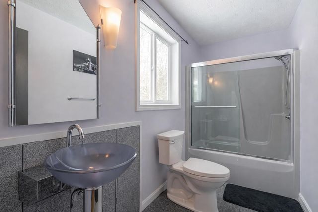 1 Cin Fre Drive, Hudson, NH 03051