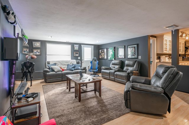 1 Cin Fre Drive, Hudson, NH 03051