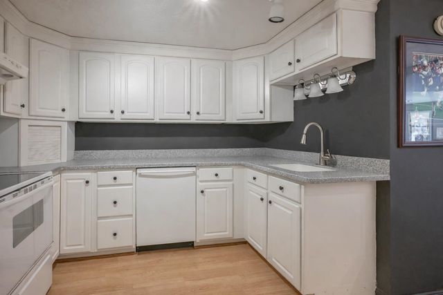 1 Cin Fre Drive, Hudson, NH 03051