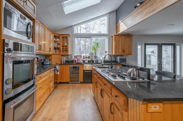 1 Cin Fre Drive, Hudson, NH 03051