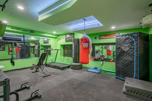 1 Cin Fre Drive, Hudson, NH 03051