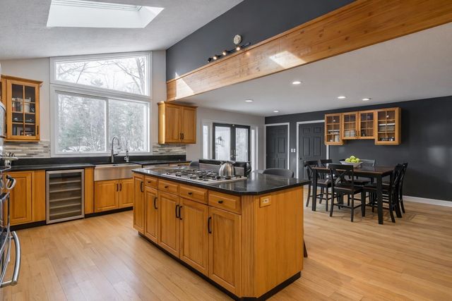 1 Cin Fre Drive, Hudson, NH 03051