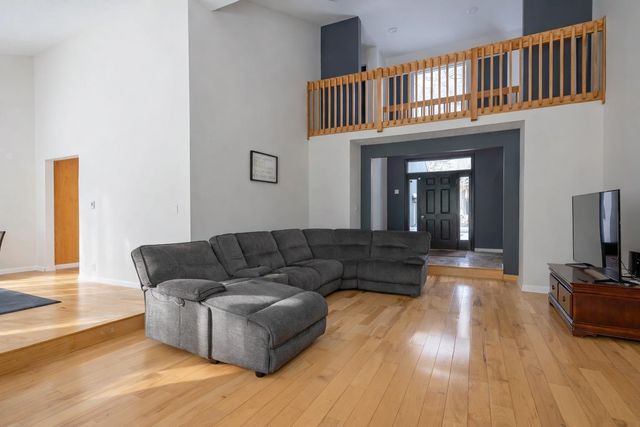 1 Cin Fre Drive, Hudson, NH 03051