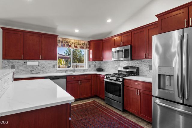 63272 Stonewood Drive, Bend, OR 97701