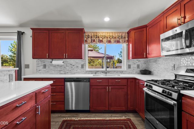 63272 Stonewood Drive, Bend, OR 97701