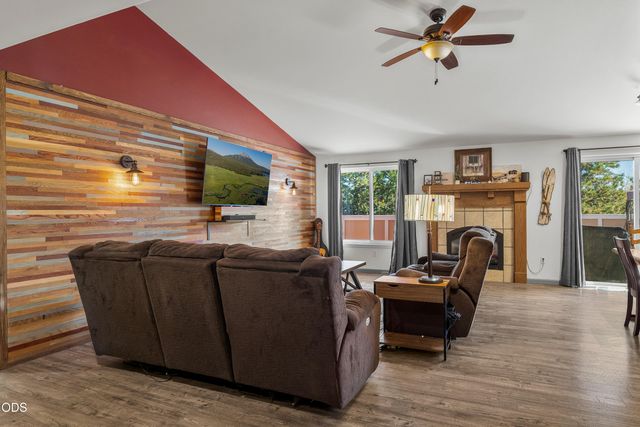 63272 Stonewood Drive, Bend, OR 97701