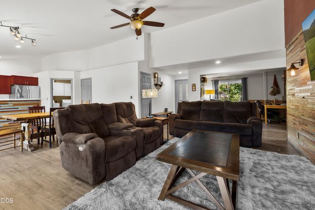 63272 Stonewood Drive, Bend, OR 97701