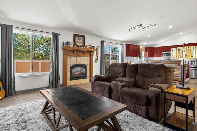 63272 Stonewood Drive, Bend, OR 97701