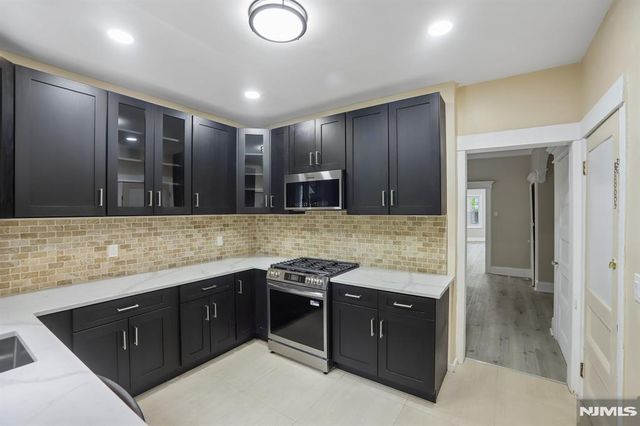 31 Claremont Avenue, Jersey City, NJ 07305