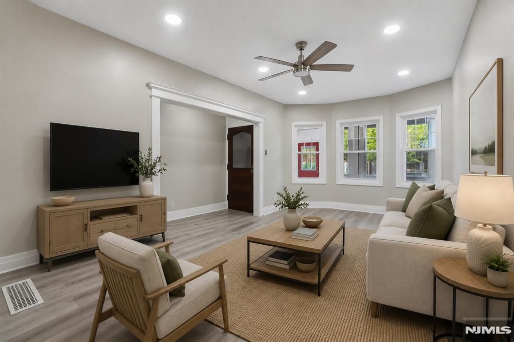 31 Claremont Avenue, Jersey City, NJ 07305