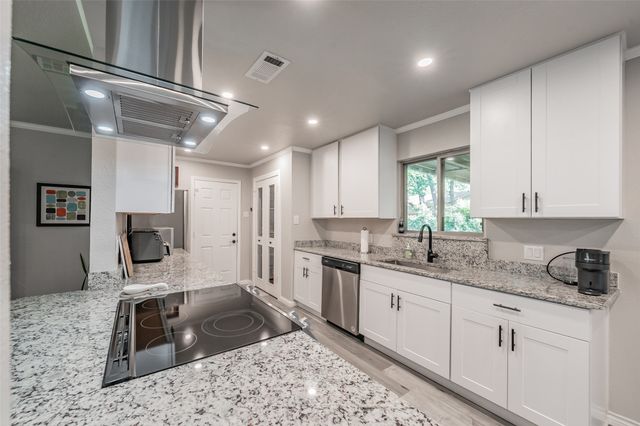 3311 Somerset Drive, Arlington, TX 76013