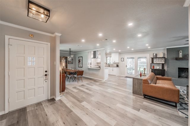 3311 Somerset Drive, Arlington, TX 76013