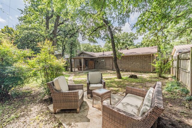 3311 Somerset Drive, Arlington, TX 76013