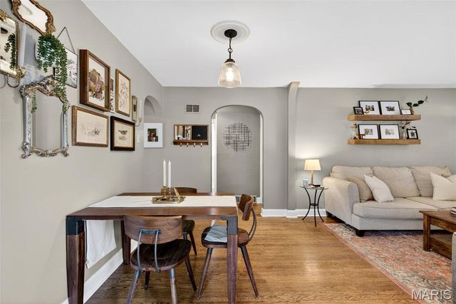 9102 White Avenue, Brentwood, MO 63144