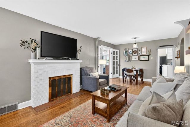 9102 White Avenue, Brentwood, MO 63144