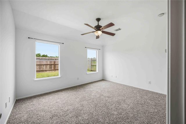 8426 Bay Run Avenue, Baytown, TX 77521