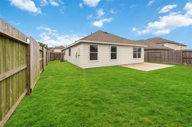 8426 Bay Run Avenue, Baytown, TX 77521