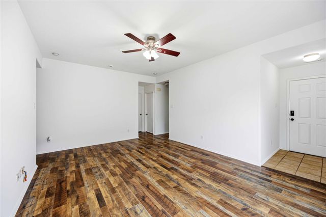 8426 Bay Run Avenue, Baytown, TX 77521