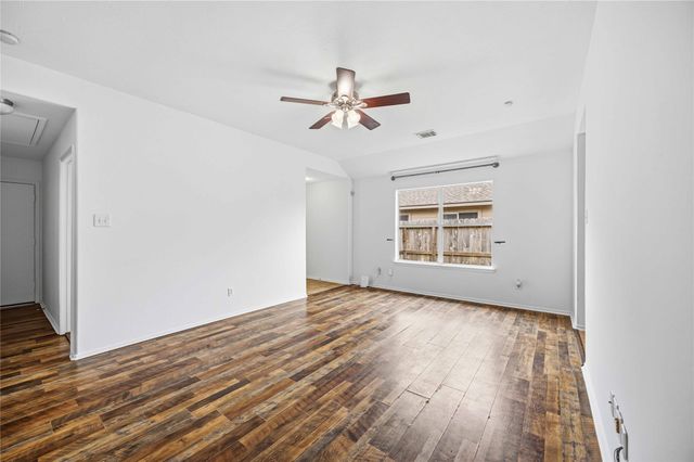 8426 Bay Run Avenue, Baytown, TX 77521