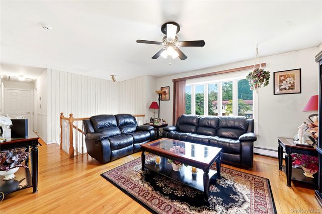 42 Harvard Street, Islip, NY 11751
