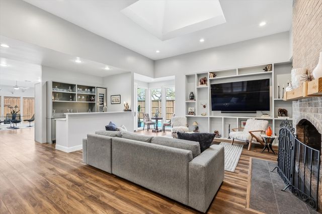 9539 Hilldale Drive, Dallas, TX 75231