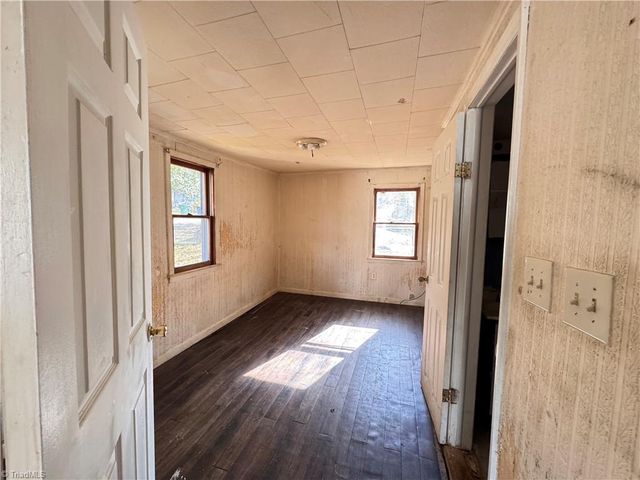 117 Pinnix Street, Jonesville, NC 28642