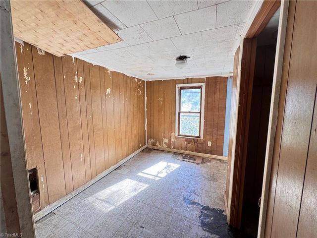 117 Pinnix Street, Jonesville, NC 28642