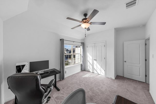 520 Landing LN, Leander, TX 78641