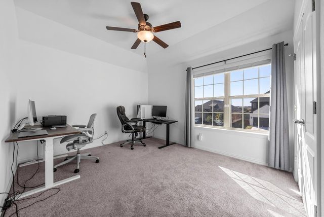 520 Landing LN, Leander, TX 78641