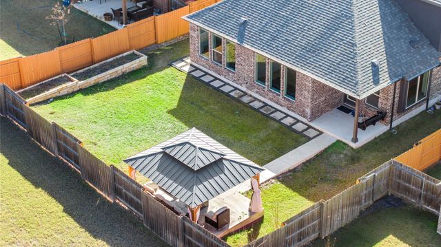 520 Landing LN, Leander, TX 78641