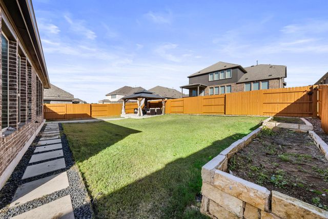520 Landing LN, Leander, TX 78641