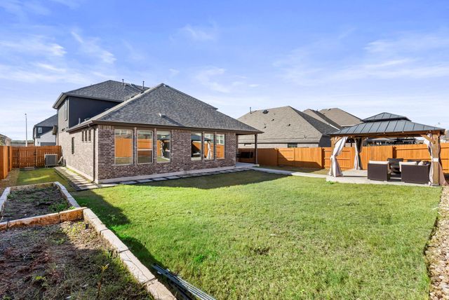 520 Landing LN, Leander, TX 78641