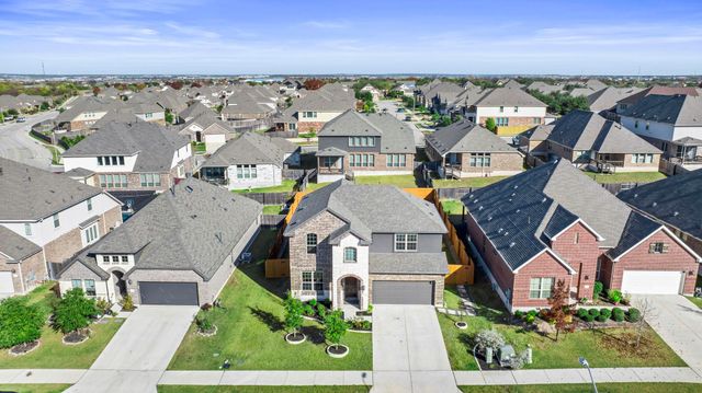 520 Landing LN, Leander, TX 78641
